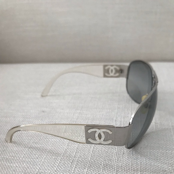 CHANEL Aviator Sunglasses - Picture 4 of 14